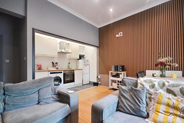 1 Bedroom Flat To Rent In London Road, Reading, Berkshire, RG1