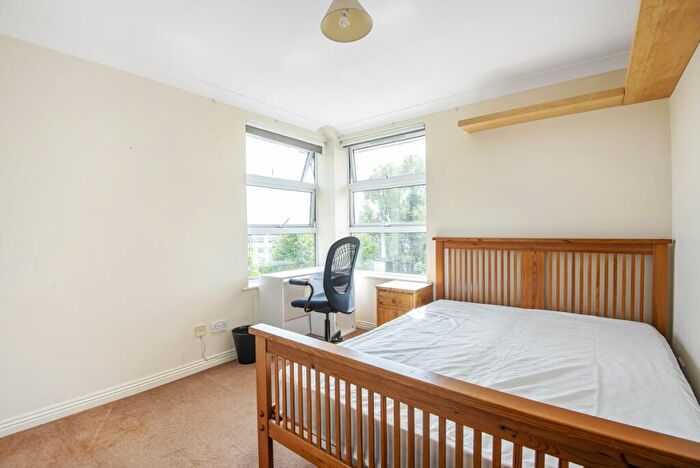 2 Bedroom Apartment To Rent In Worgan Street London, SE16