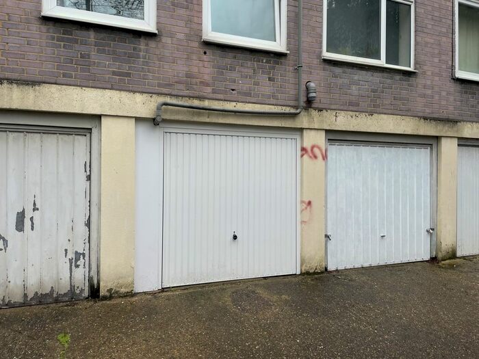 Garage / Parking To Rent In Colney Hatch Lane, Muswell Hill, N10