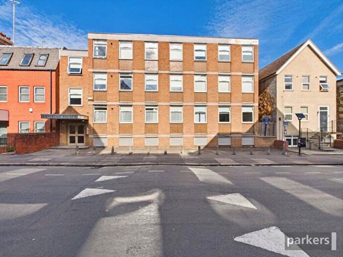 1 Bedroom Apartment To Rent In South Street, Reading, Berkshire, RG1