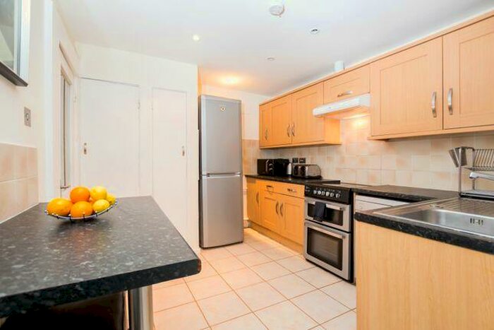 3 Bedroom House To Rent In Hanworth House John Ruskin St, London, London, SE5