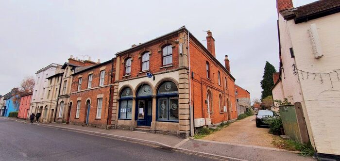 2 Bedroom Flat To Rent In Bow House, Bow Street, Langport TA10