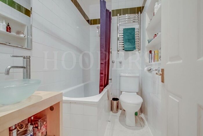 2 Bedroom Flat For Sale In Chapter Road, London, NW2