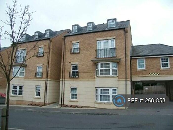 2 Bedroom Flat To Rent In Ilam Court, Rugby, CV22