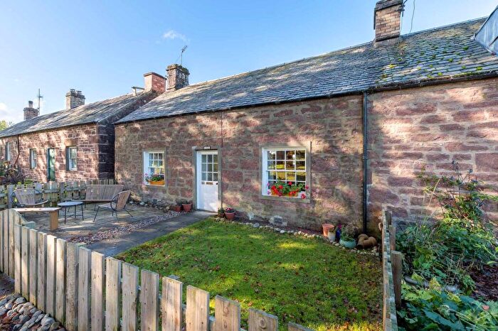 2 Bedroom Cottage For Sale In North Green, The Green, Spittalfield, PH1