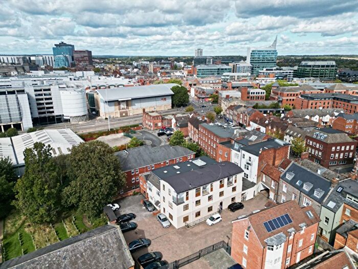 2 Bedroom Flat For Sale In London Street, Reading, Berkshire, RG1