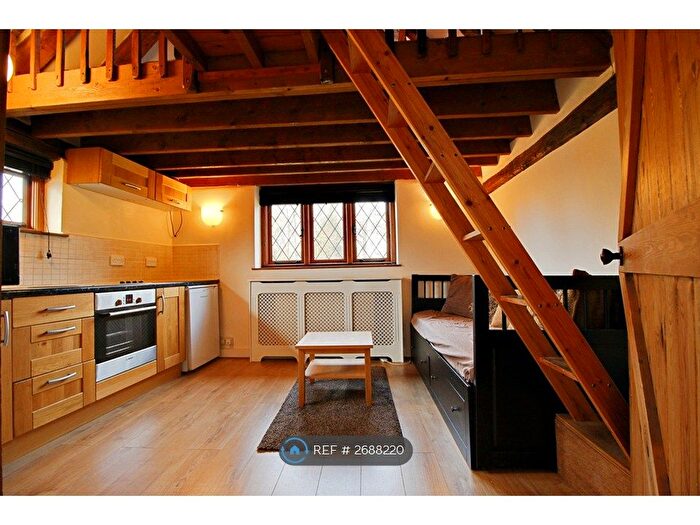 Studio To Rent In The Annexe, Wokingham, RG40