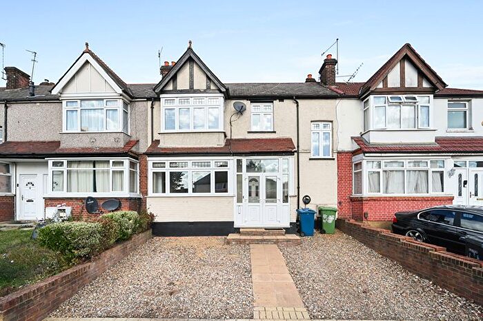 4 Bedroom Terraced House For Sale In Headstone Gardens, Harrow, HA2