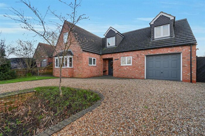 4 Bedroom Detached House For Sale In Church Lane, North Killingholme, Immingham, DN40