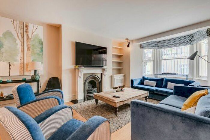 2 Bedroom Flat To Rent In Earl's Court Square, London, SW5