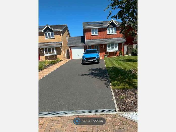 4 Bedroom Detached House To Rent In Larkspur Close, Christchurch, BH23