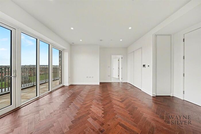 1 Bedroom Apartment To Rent In Ribbon Lane, Brent Cross, NW2