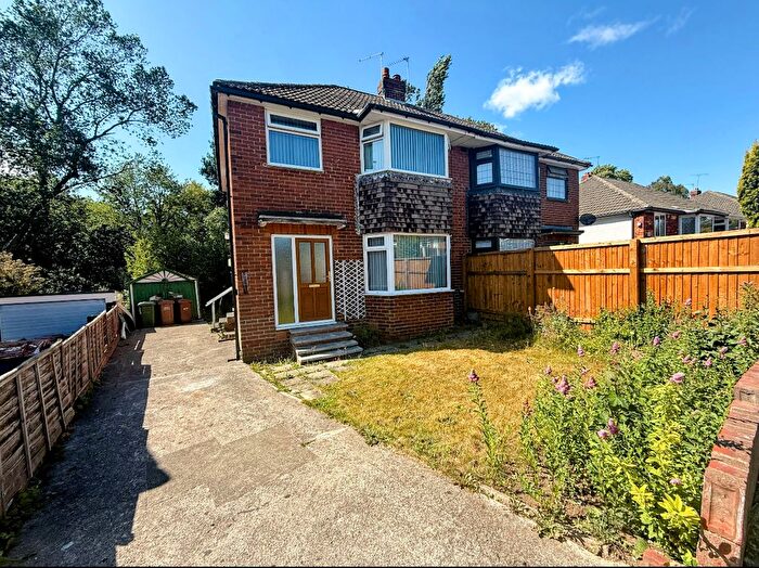 3 Bedroom Semi-Detached House To Rent In Woolgreaves Drive, Wakefield, WF2