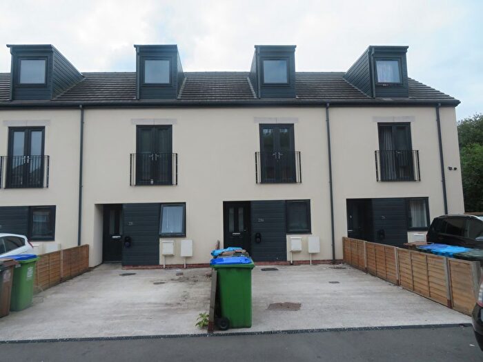 4 Bedroom Mews For Sale In Holmes Street, Rochdale, OL12