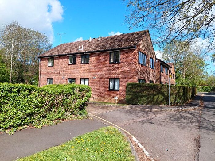 1 Bedroom Flat For Sale In Merrylands Court, Great Bookham, Surrey, KT23