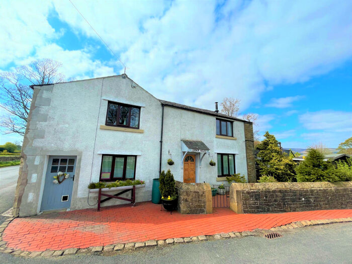 4 Bedroom End Of Terrace House For Sale In Hesketh Lane, Chipping, PR3