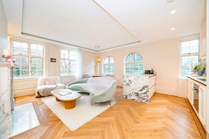 1 Bedroom Flat To Rent In Mulberry Close, Chelsea, SW3