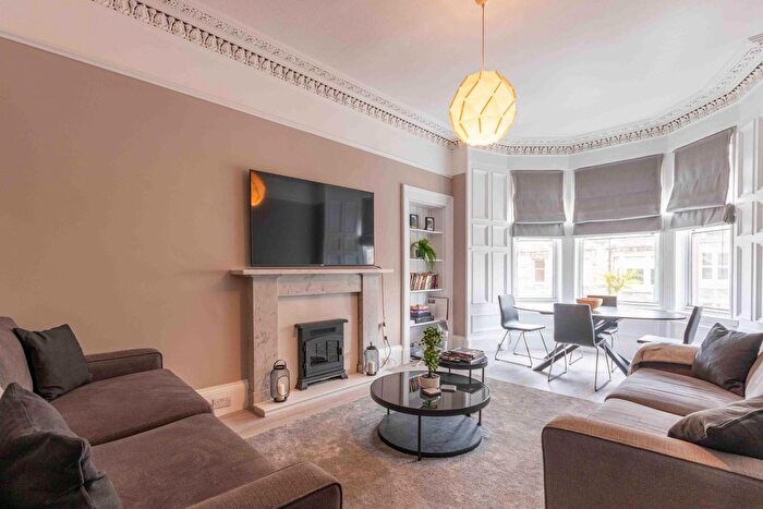 3 Bedroom Flat To Rent In Spottiswoode Street, Edinburgh, EH9