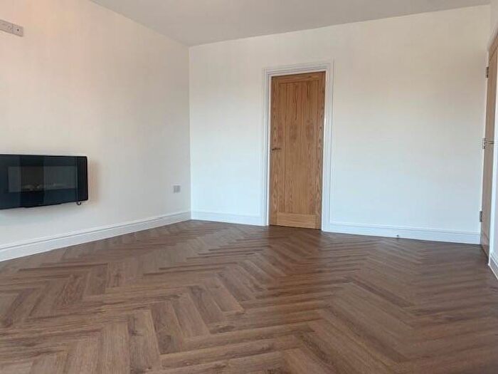 2 Bedroom Apartment To Rent In Aigburth Vale, Liverpool, L17