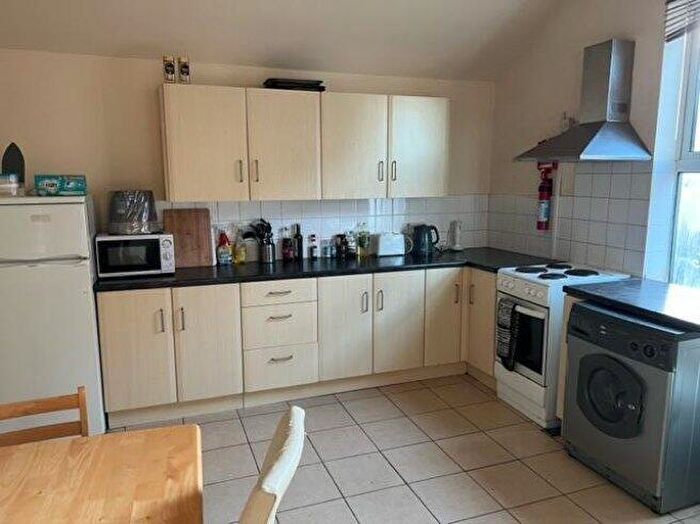 2 Bedroom Flat To Rent In Radford Boulevard, NG7