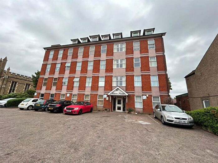 1 Bedroom Flat To Rent In High Street, Waltham Cross, EN8