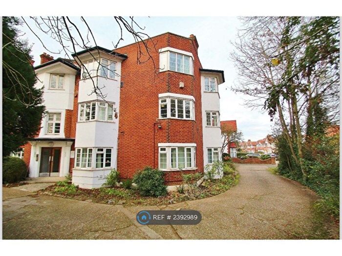 3 Bedroom Flat To Rent In Penwerris Court, Isleworth, TW5