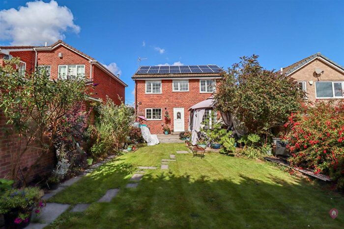 4 Bedroom Detached House For Sale In Ravencar Road, Eckington, Sheffield, S21