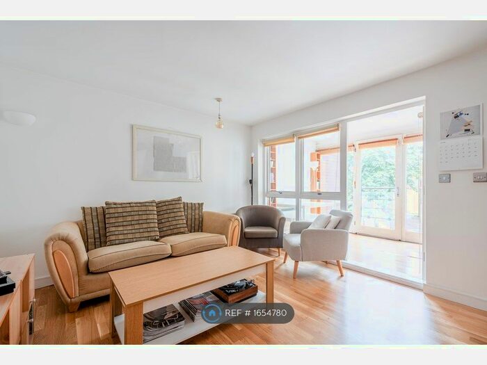 3 Bedroom Flat To Rent In St. Pauls Road, London, N1