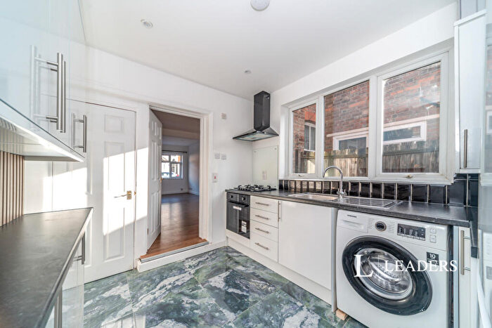 4 Bedroom Terraced House To Rent In Pembroke Street, Bedford, Bedfordshire, MK40