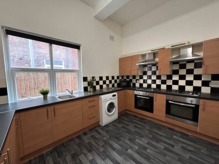 6 Bedroom Flat To Rent In Burns Street, Arboretum, Nottingham, NG7