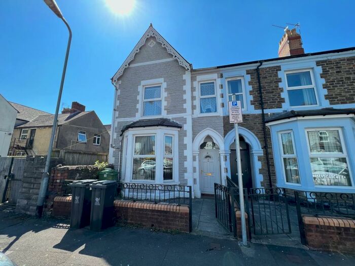 2 Bedroom Flat To Rent In De Burgh Street, Cardiff, CF11