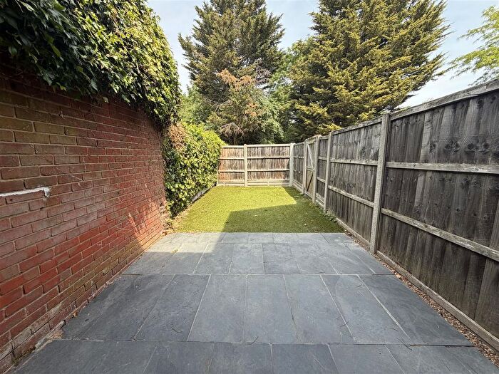 2 Bedroom Flat To Rent In Falmouth Avenue, London, E4