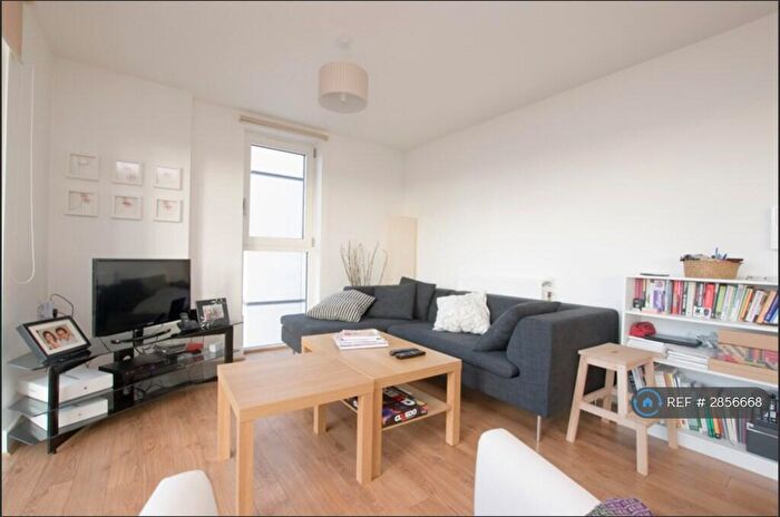 2 Bedroom Flat To Rent In London, London, E8