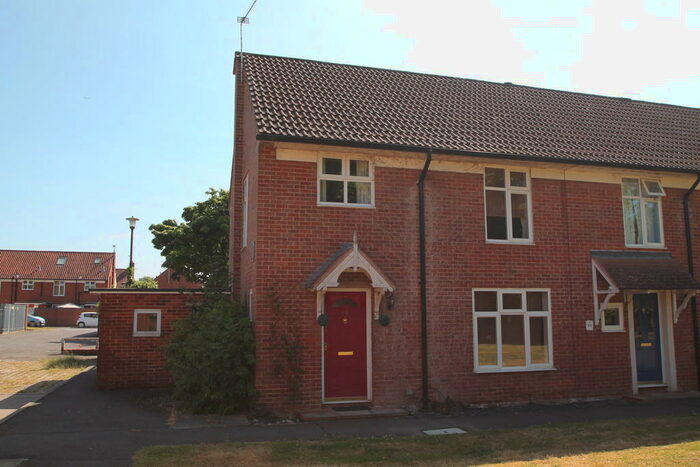 3 Bedroom End Of Terrace House To Rent In Valon Road, Arborfield, Reading, RG2