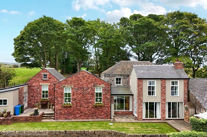 4 Bedroom Link Detached House For Sale In The Coach House, Burnedge, Rochdale, Lancashire, OL16