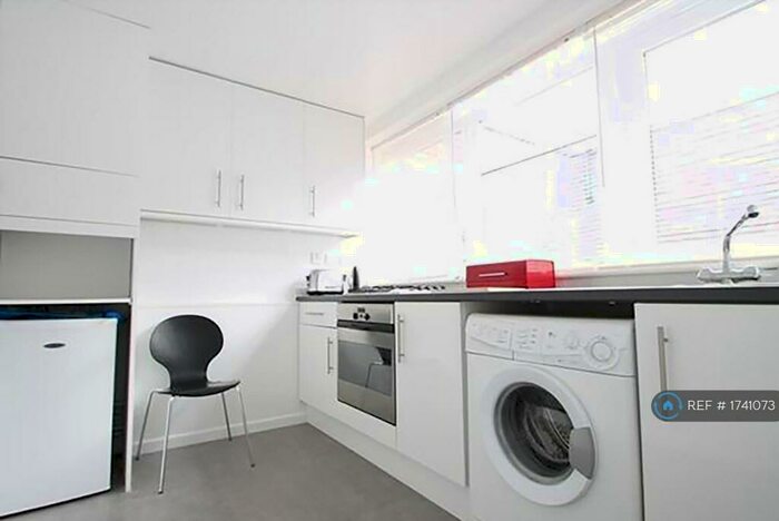 1 Bedroom Flat To Rent In Levison Way, London, N19