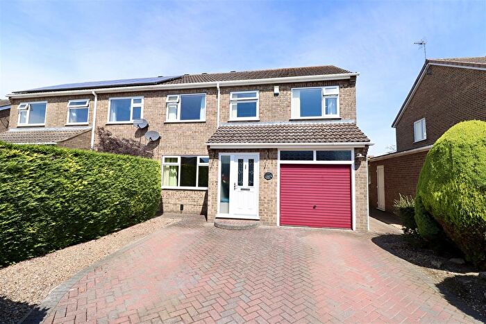 5 Bedroom Semi-Detached House For Sale In Westfield Road, Pocklington, York, YO42