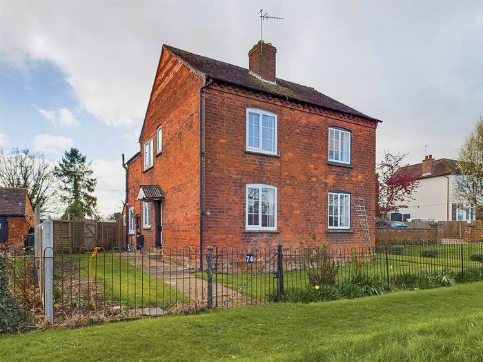 3 Bedroom Semi-Detached House To Rent In Guarlford Road, Malvern, WR14