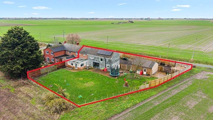 4 Bedroom Semi Detached House For Sale In Moyses Bank, Marshland St James, Wisbech, Norfolk, PE14