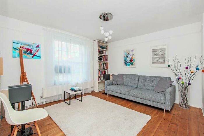 1 Bedroom Flat To Rent In Glasshouse Walk, SE11