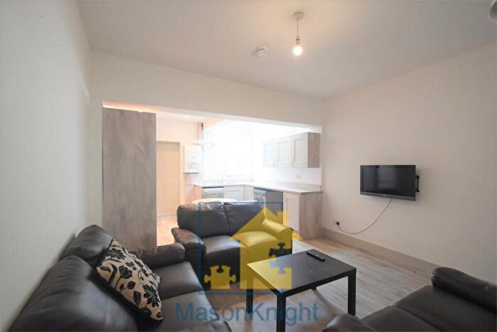 6 Bedroom Terraced House To Rent In Katie Road Selly Oak, B29