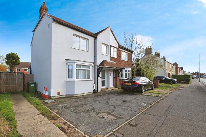3 Bedroom Semi Detached House For Sale In Fulbridge Road, Peterborough, PE1