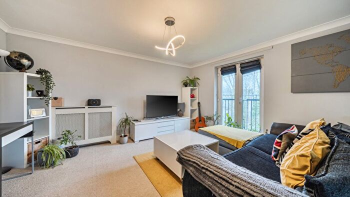2 Bedroom Flat For Sale In Eastnor Road, New Eltham, SE9