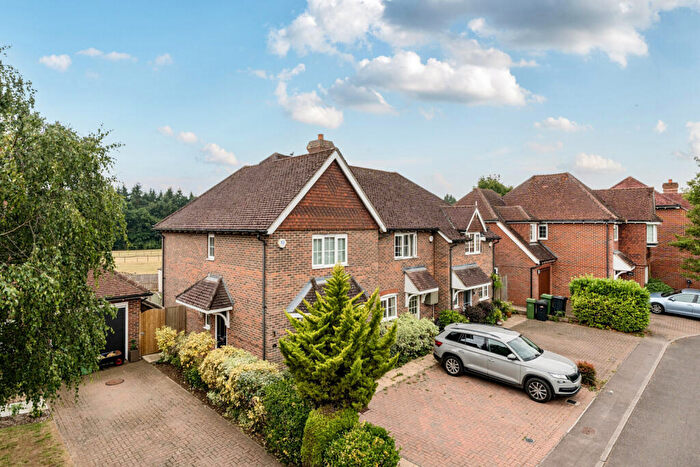 2 Bedroom End Of Terrace House For Sale In Morrison Close, Upper Basildon, Reading, Berkshire, RG8