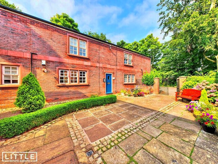 2 Bedroom Flat To Rent In Prestbury Drive, Eccleston, WA10