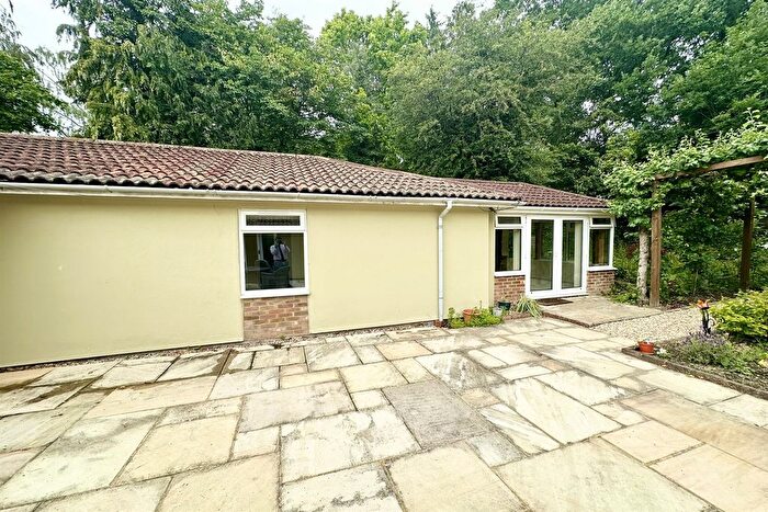 1 Bedroom Bungalow To Rent In Foxgloves Annexe, Loxwood Road, Plaistow, Billingshurst, West Sussex, RH14