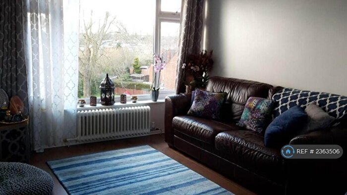 2 Bedroom Flat To Rent In Plantation Road, Amersham, HP6