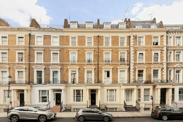 2 Bedroom Flat To Rent In Collingham Place, London, SW5