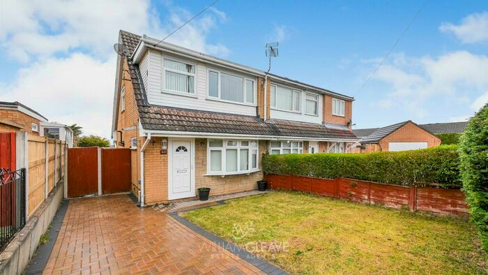 3 Bedroom Semi-Detached House To Rent In Machynlleth Way, Connah's Quay, Deeside, CH5