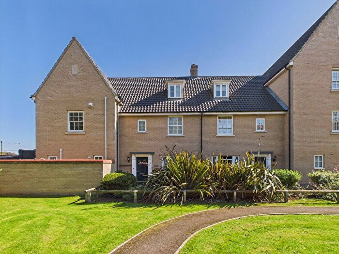 3 Bedroom Town House For Sale In Walne Close, Framlingham, Suffolk, IP13